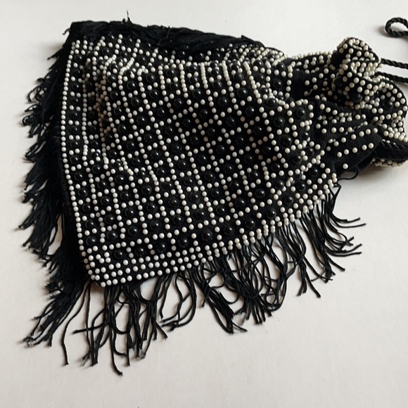 Vintage drawstring handbag Black white beaded fringe pouch purse - Picture 9 of 10